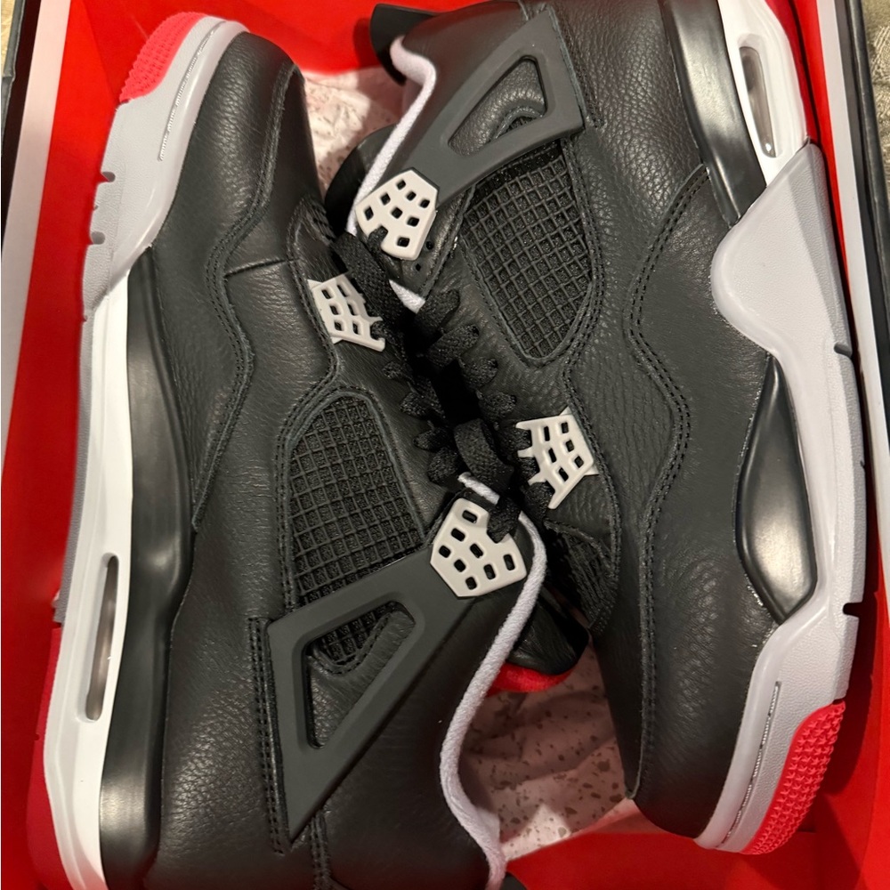 Bred Retro Jordan 4